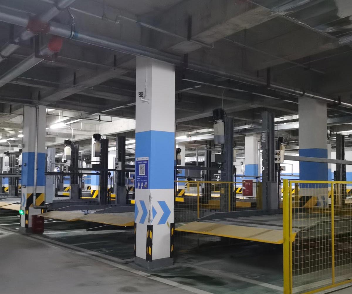 雙柱簡易升降機械停車位安裝.jpg