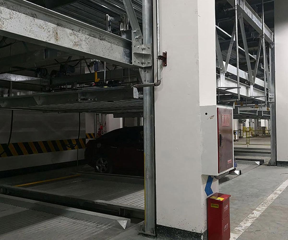四柱式機械停車設備長租.jpg